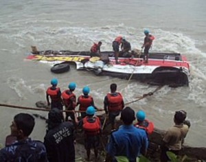 bus-plunges-in nepal