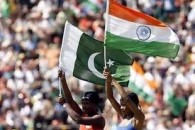 केंद्रीय गृह मंत्रालयाने पाकिस्तानी क्रिकेट टीमला भारताच्या दौऱ्याला परवानगी दिली आहे. पाच वर्षानंतर पाकिस्तानी क्रिकेट टीम भारताच्या दौऱ्यावर येणार आहे....
