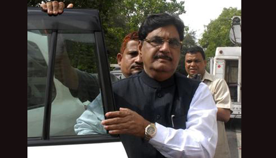 Gopinath Munde seriously injured in road accident